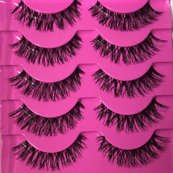 NEW unused Natural Wispy type lashes (No Name Brand) 5 Pairs - Picture 1 of 8
